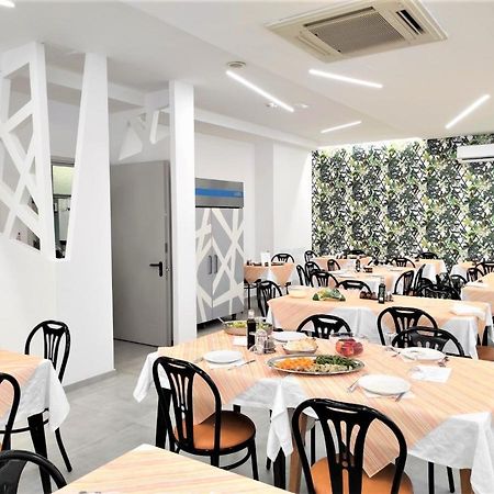 Hotel Madrid Rimini Ngoại thất bức ảnh