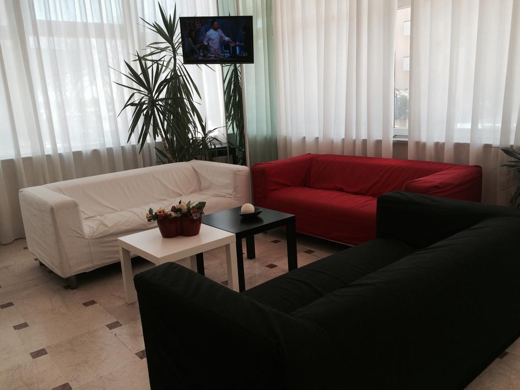 Hotel Madrid Rimini Ngoại thất bức ảnh