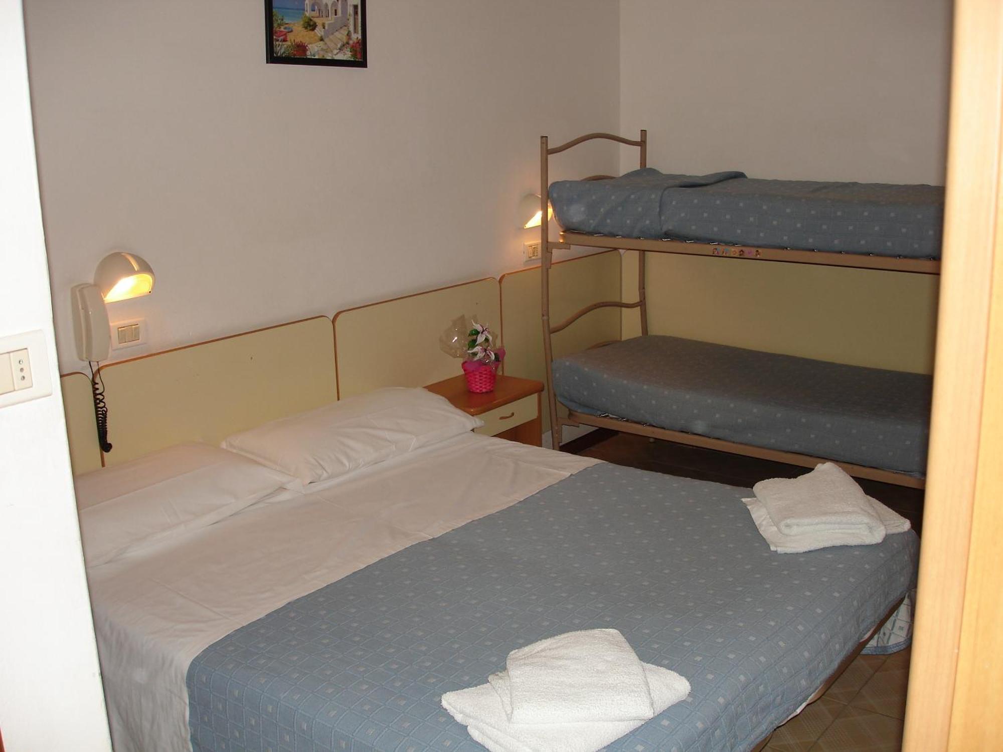 Hotel Madrid Rimini Ngoại thất bức ảnh