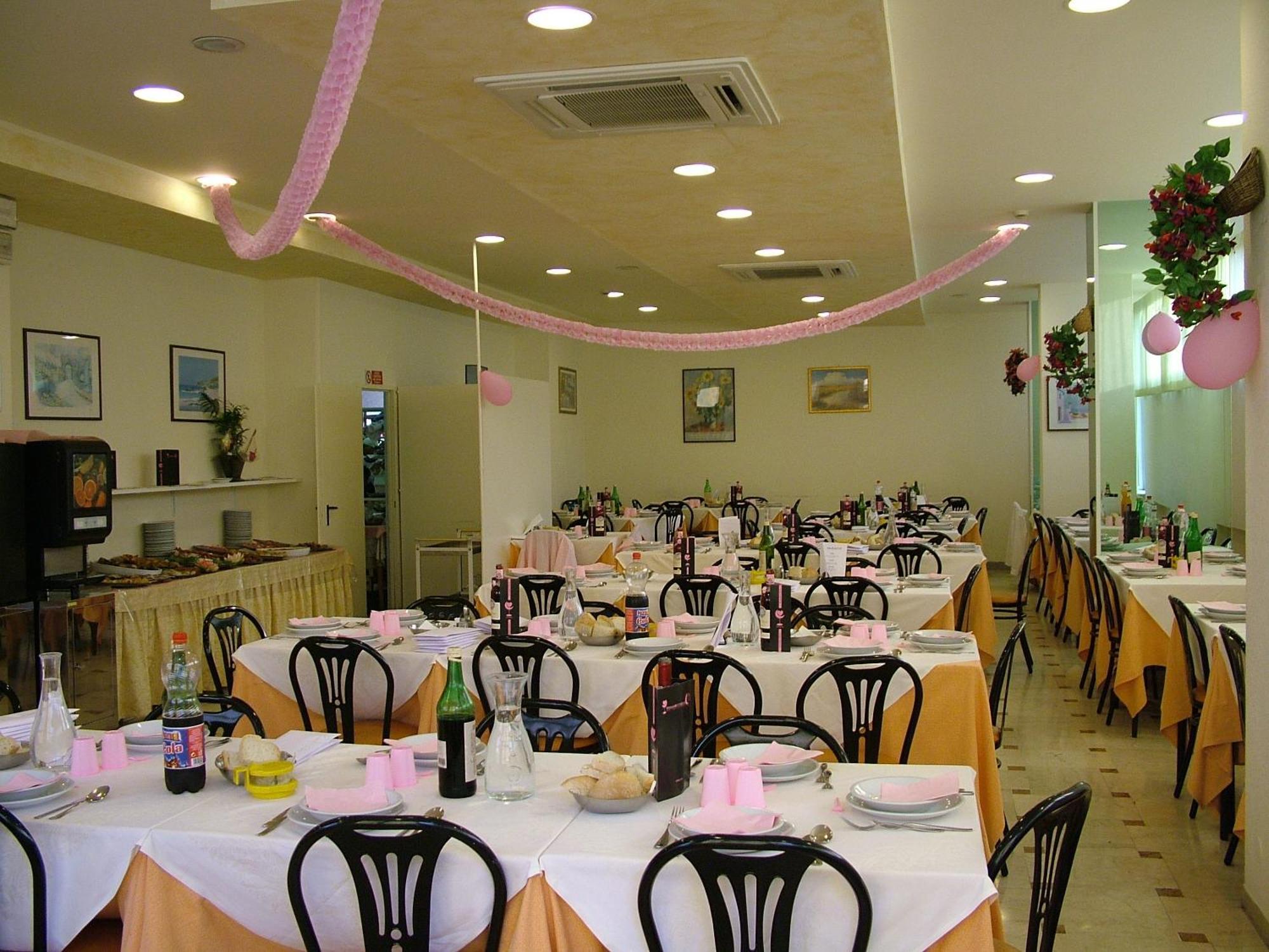 Hotel Madrid Rimini Ngoại thất bức ảnh