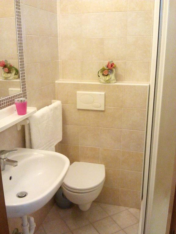 Hotel Madrid Rimini Ngoại thất bức ảnh