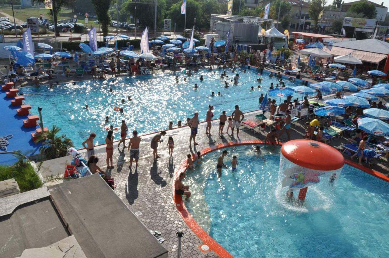 Hotel Madrid Rimini Ngoại thất bức ảnh